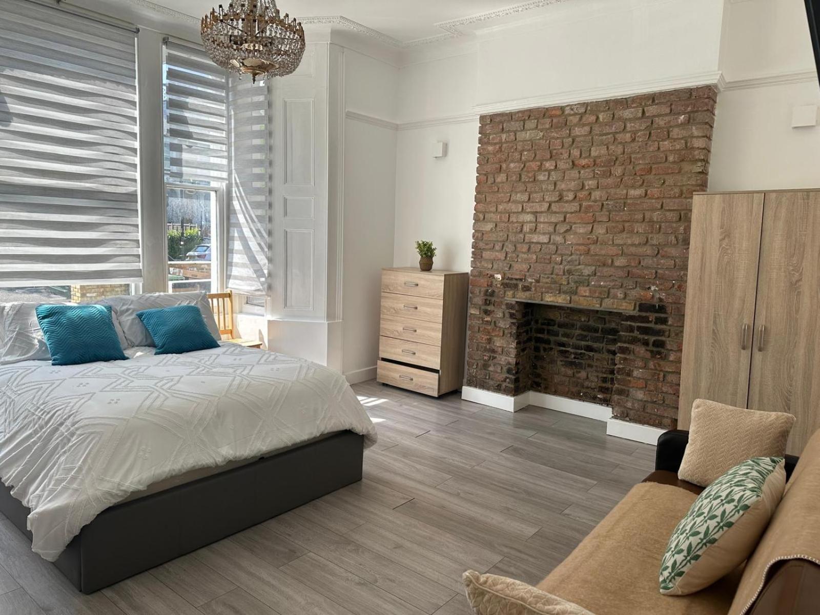 Finsbury Park Hotel